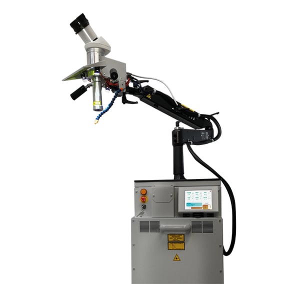 Combo 200 - Saldatrice laser da pavimento ad alte prestazioni, con testa mobile su carrello indipendente per lavorazioni versatili su stampi e componenti complessi.